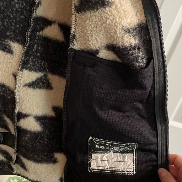 North Face Girls Jacket - Picture 1 of 7